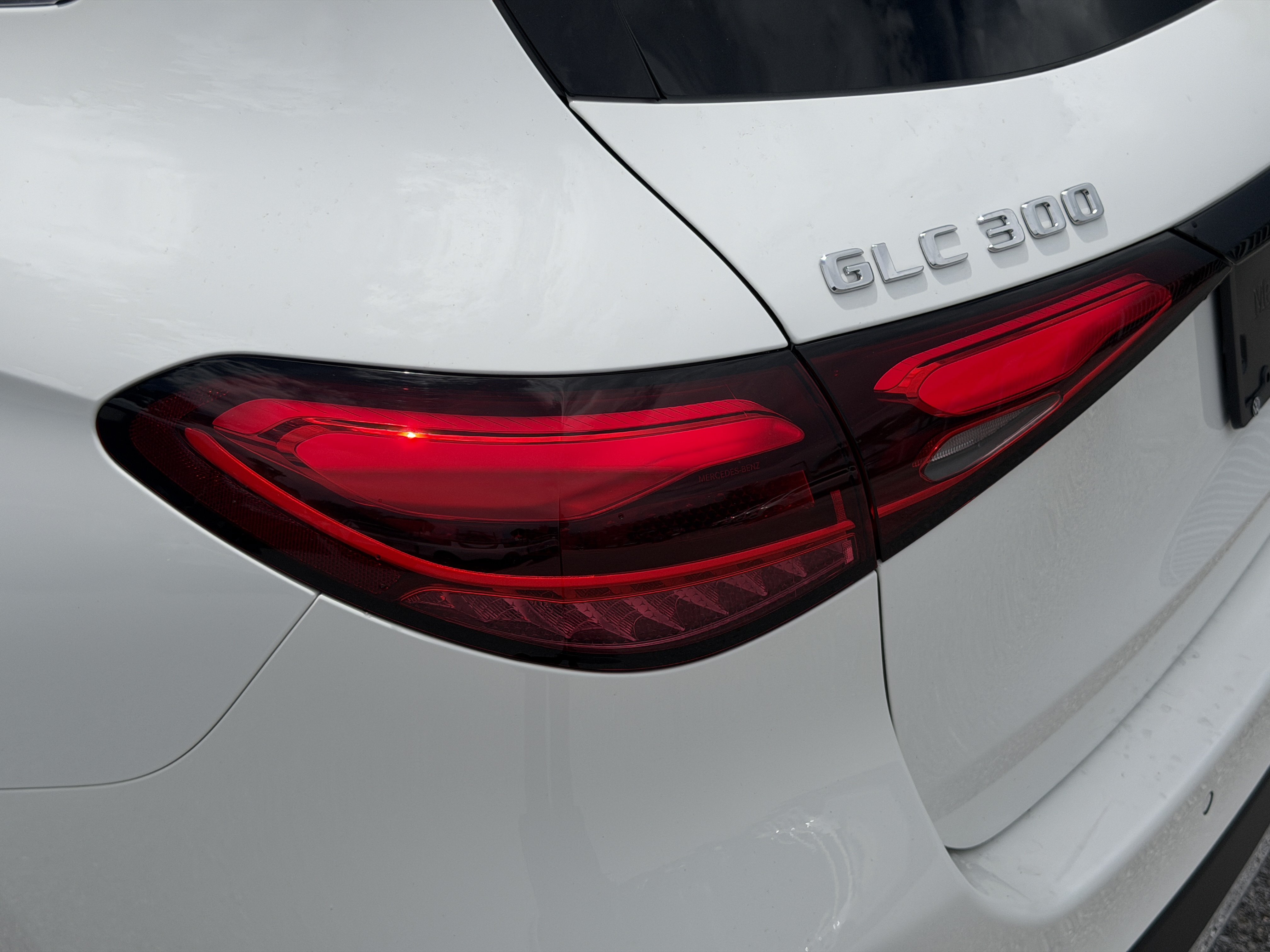 Used 2025 Mercedes-Benz GLC 300 image 10