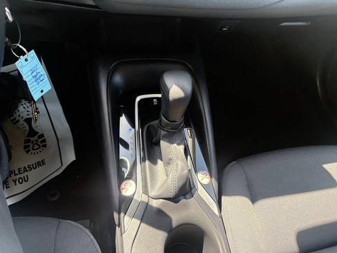 Used 2025 Toyota Corolla LE FWD image 23