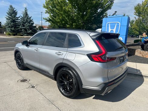 Used 2023 Honda CR-V Sport image 3