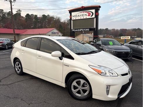 Used 2013 Toyota Prius Three image 1
