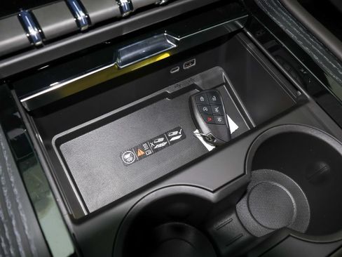 New 2026 GMC Yukon XL AT4 Ultimate AWD/4WD image 31
