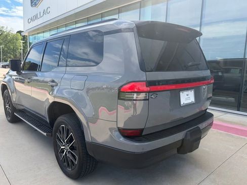 Used 2025 Lexus GX 550 w/ Cold Area Package AWD/4WD image 3