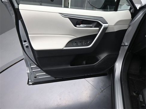 New 2025 Toyota RAV4 XLE image 17