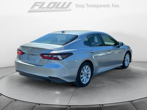 Used 2022 Toyota Camry LE w/ Convenience Package FWD image 9
