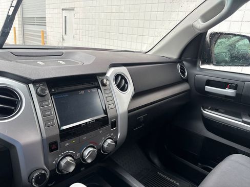 Used 2016 Toyota Tundra SR5 w/ SR5 Upgrade Package AWD/4WD image 12