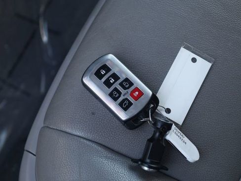 Used 2020 Toyota Sienna XLE Premium image 38