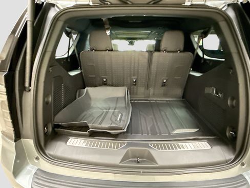 New 2026 Chevrolet Suburban High Country w/ Sun And Tow Package AWD/4WD image 31