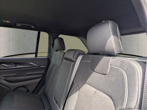 New 2026 Jeep Grand Cherokee Laredo RWD image 7