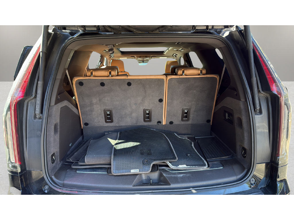 Used 2021 Cadillac Escalade Sport w/ LPO, ONYX Package AWD/4WD image 19