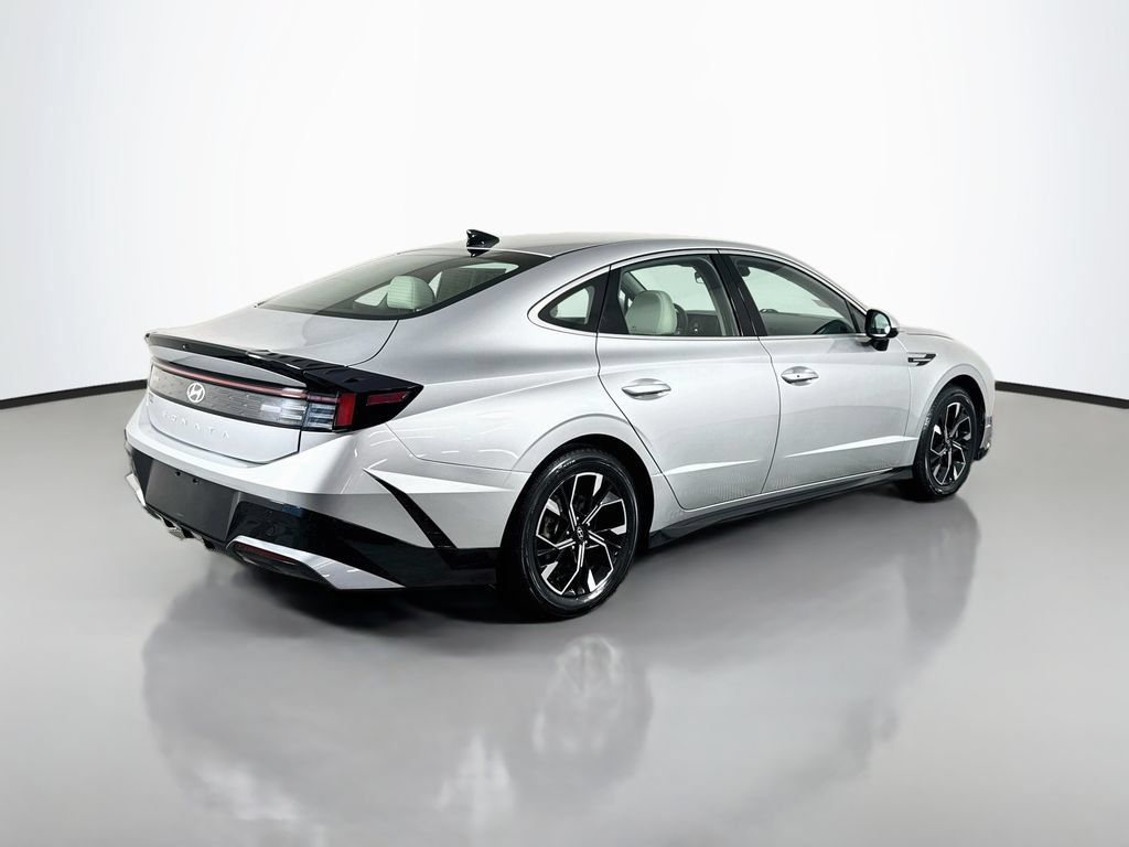 Used 2024 Hyundai Sonata SEL FWD image 8