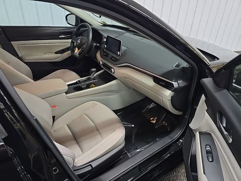 Used 2020 Nissan Altima 2.5 S FWD image 16