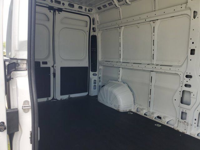 Used 2025 RAM ProMaster 2500 w/ Convenience Group FWD image 12