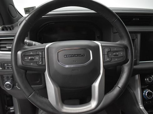 Used 2023 GMC Yukon Denali AWD/4WD image 19