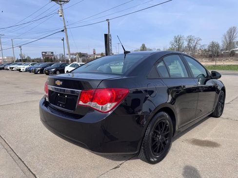 Used 2014 Chevrolet Cruze LS image 8