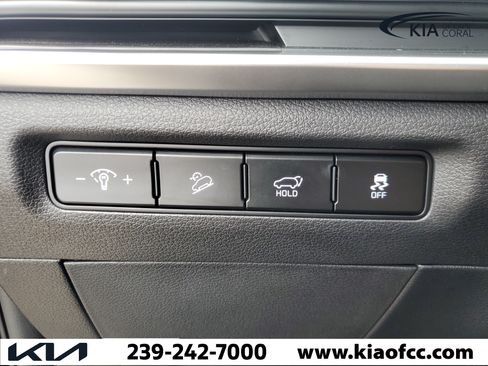 Certified 2024 Kia Telluride EX w/ EX Captain's Chair Package FWD image 36