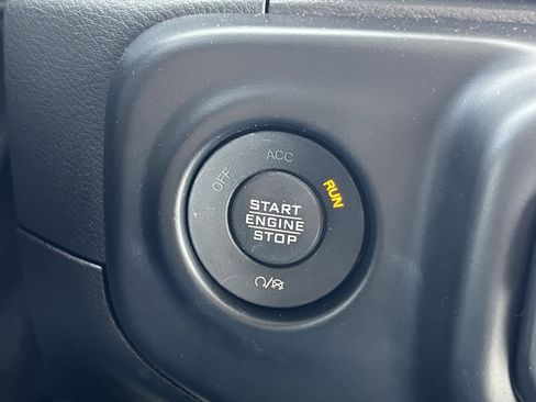 Used 2021 Jeep Gladiator Sport AWD/4WD image 32