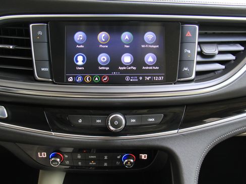 Used 2023 Buick Enclave Avenir w/ Avenir Technology Package image 16