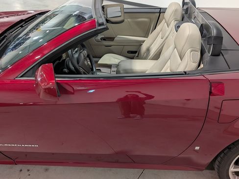 Used 2006 Cadillac XLR V RWD image 30