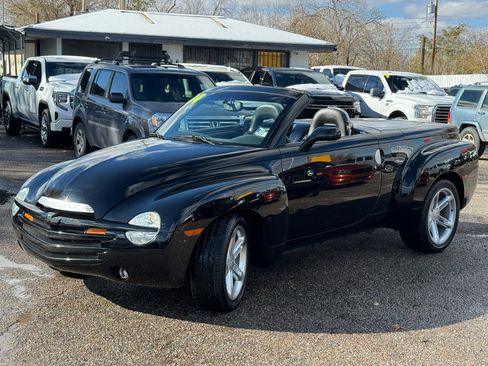 Used 2004 Chevrolet SSR w/ Preferred Equipment Group image 8