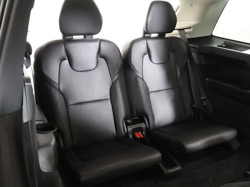 Used 2021 Volvo XC90 T6 Momentum w/ Climate Package image 42