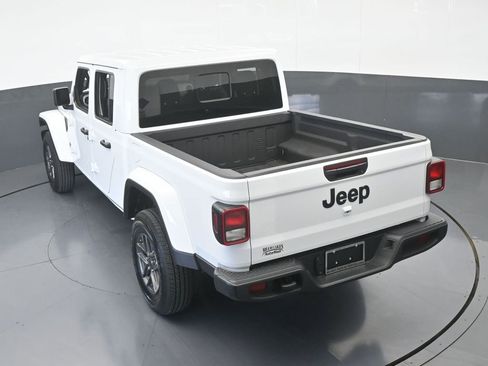 Used 2025 Jeep Gladiator Sport image 43