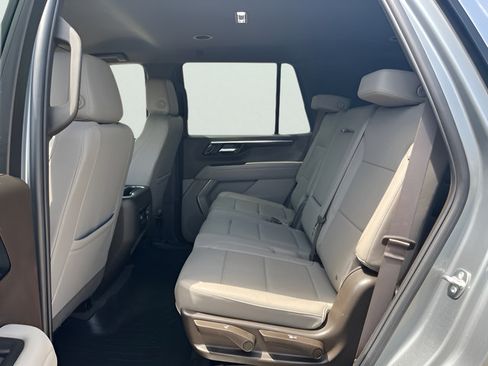 Used 2025 Chevrolet Tahoe LT AWD/4WD image 32