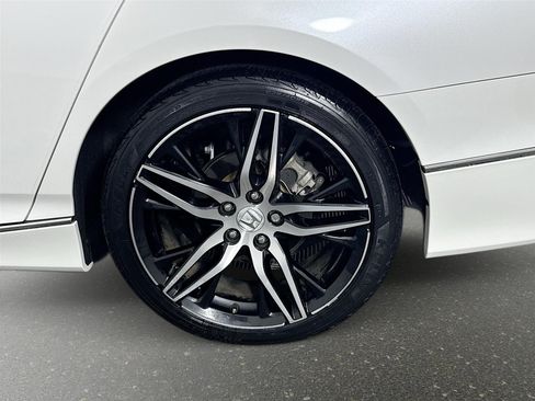 Used 2022 Honda Accord Touring image 32