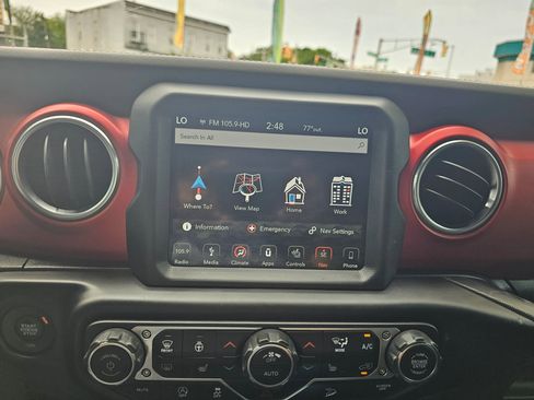 Used 2019 Jeep Wrangler Unlimited Rubicon w/ Dual Top Group AWD/4WD image 27