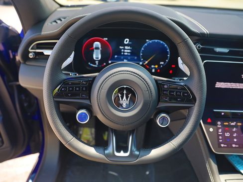 New 2024 Maserati Grecale GT image 23