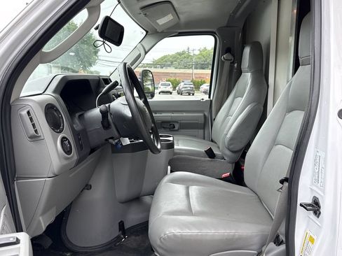 Used 2019 Ford E-350 and Econoline 350 Super Duty w/ Power Windows & Locks Group RWD image 9