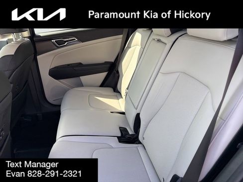 Used 2023 Kia Sportage EX image 13