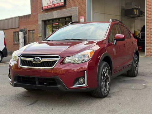 Used 2016 Subaru Crosstrek 2.0i Premium image 2