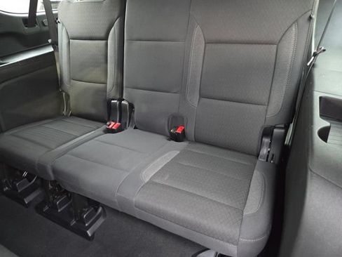 Certified 2025 Chevrolet Suburban LS RWD image 11
