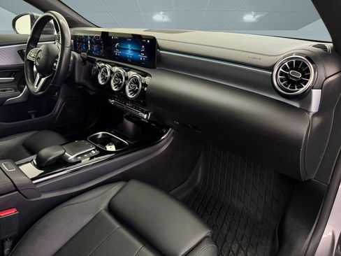 Used 2022 Mercedes-Benz CLA 250 image 21