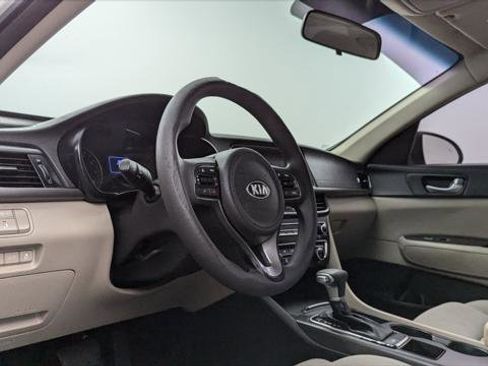 Used 2018 Kia Optima LX image 23