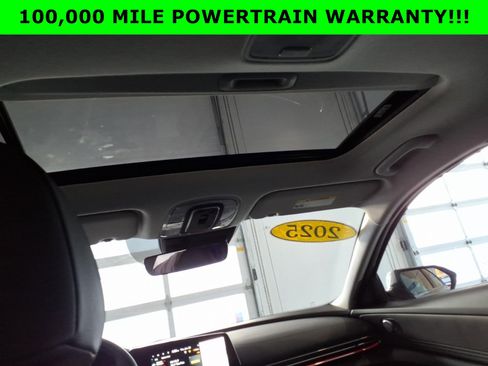 Certified 2025 Hyundai Elantra Limited image 15