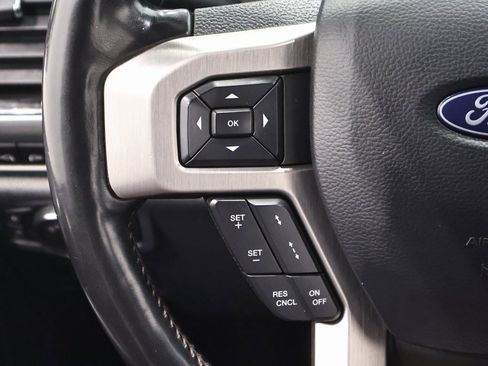 Certified 2022 Ford F450 Platinum w/ FX4 Off-Road Package image 26