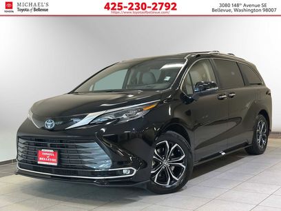 Certified 2025 Toyota Sienna Platinum