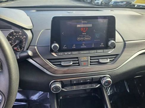 Used 2024 Nissan Altima 2.5 SV FWD image 27