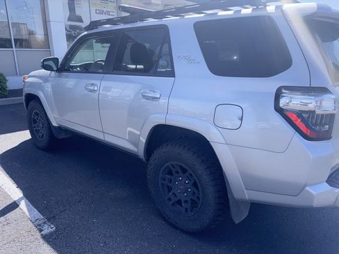 Used 2024 Toyota 4Runner TRD Off-Road Premium w/ Off Road Premium Plus Package AWD/4WD image 2
