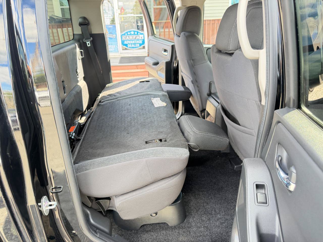 Used 2022 Nissan Frontier SV w/ Technology Package AWD/4WD image 39