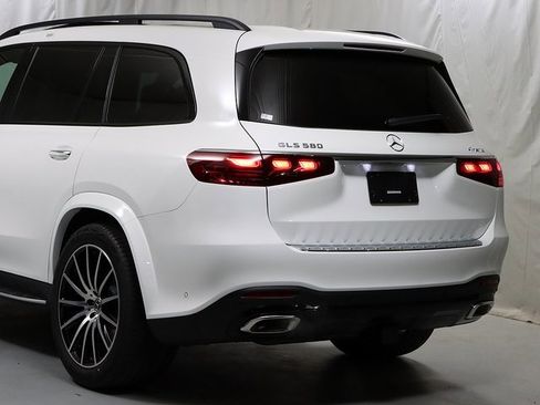 New 2026 Mercedes-Benz GLS 580 4MATIC image 8