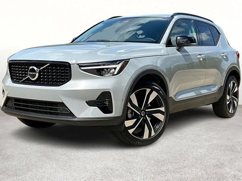 New 2026 Volvo XC40 B4 Plus w/ Protection Package Premier FWD image 2