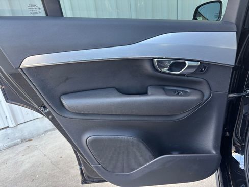 Used 2017 Volvo XC90 T6 Momentum w/ Vision Package image 25