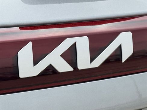 Used 2025 Kia Seltos S image 23