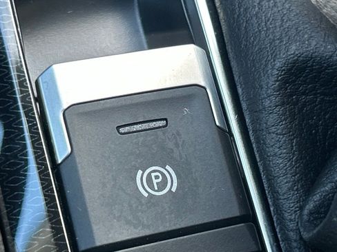 New 2026 Volkswagen Taos SE image 54