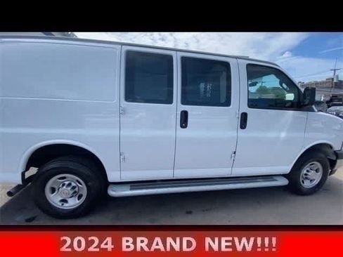Used 2024 Chevrolet Express 2500 w/ Driver Convenience Package RWD image 2