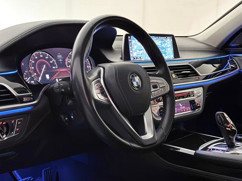 Used 2017 BMW 750i xDrive image 19