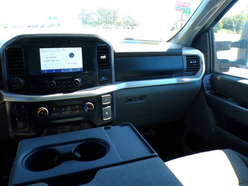 Used 2021 Ford F150 XLT w/ XTR Package image 11