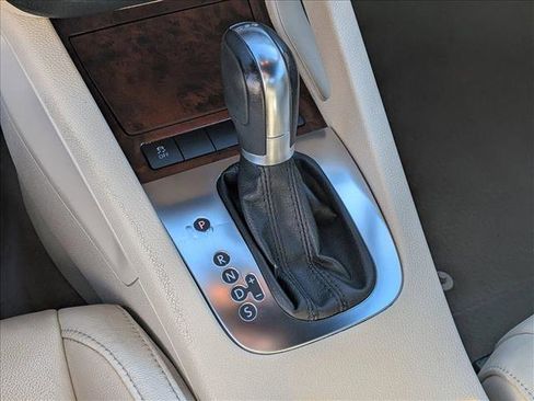 Used 2012 Volkswagen Eos Executive image 17